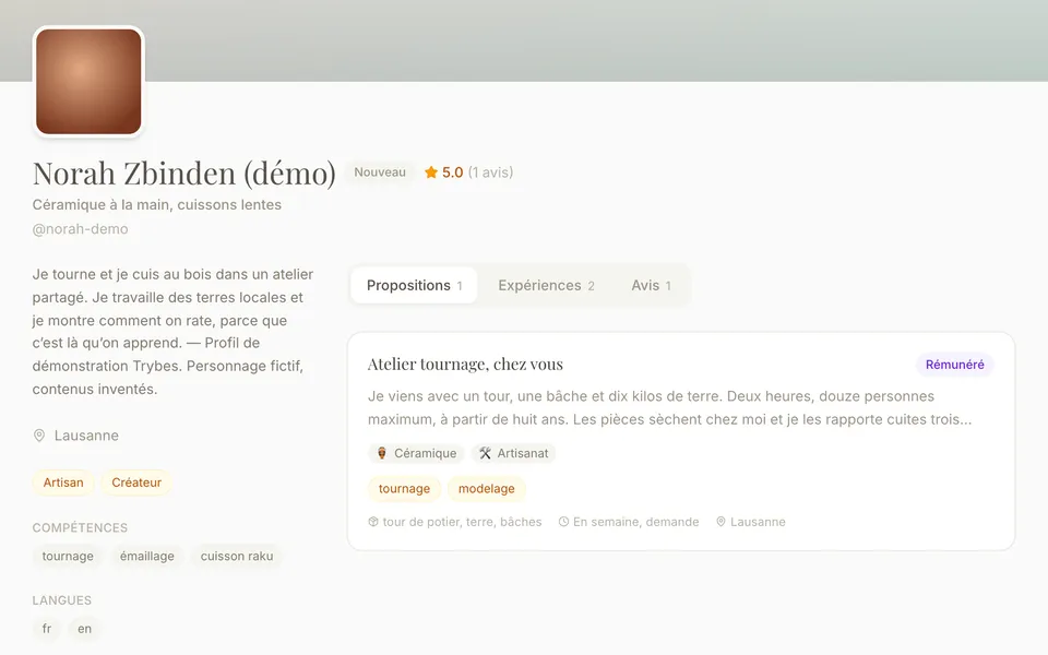 Capture réelle de Trybes : profil de démonstration d'une céramiste fictive, avec son badge et sa note